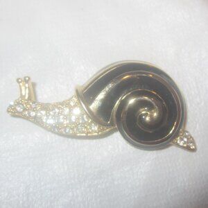 VTG PIN GOLD TONE METAL SNAIL W/CLEAR RHINESTONES BLACK ENAMEL SHELL